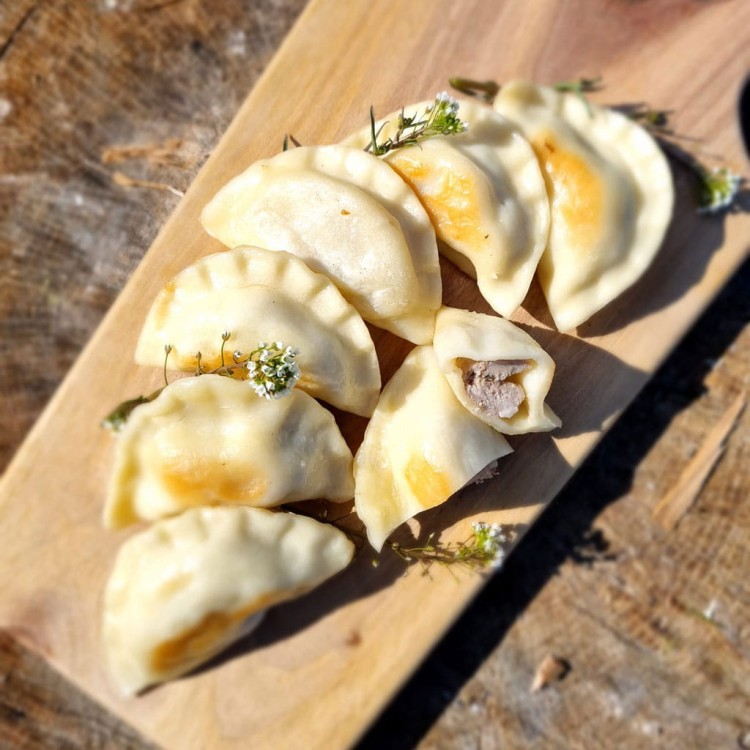 pierogi-z-białą-kiełbasą-1.jpg